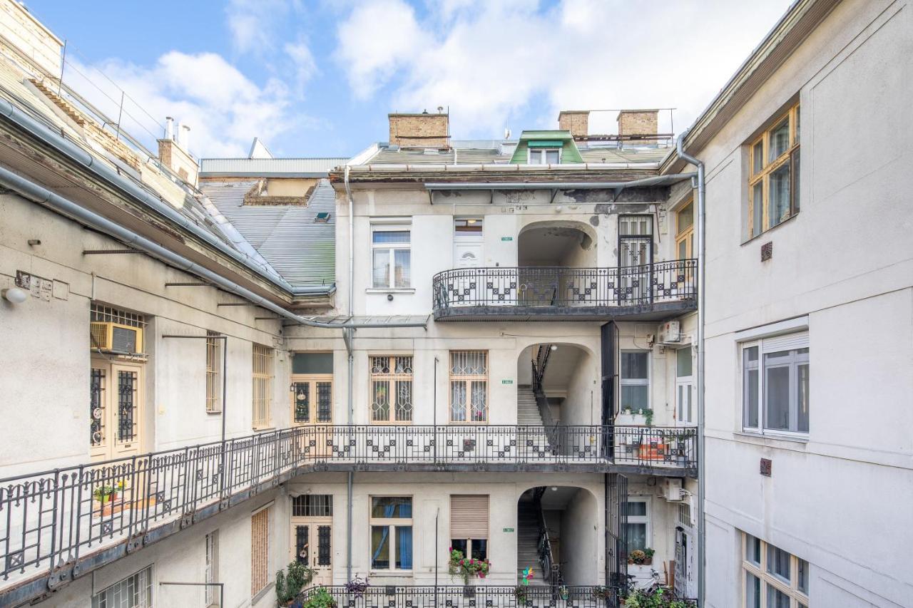 Convenient Apartment *